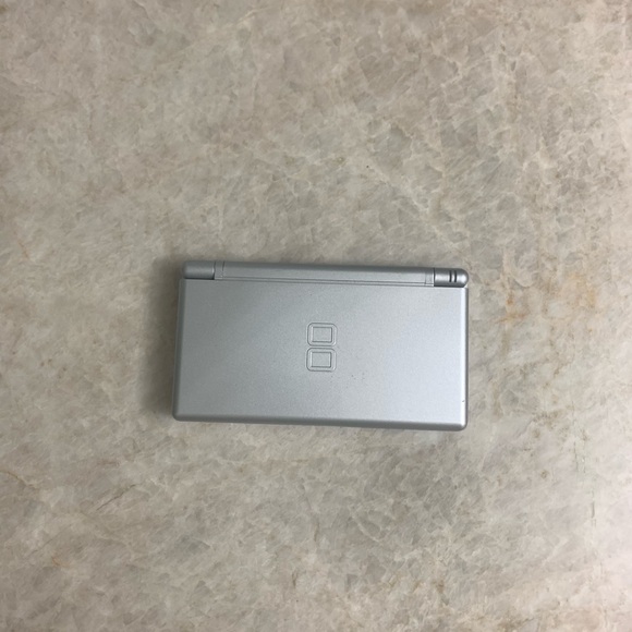 Nintendo DS Lite Metallic Gray Handheld Console - Picture 2 of 4